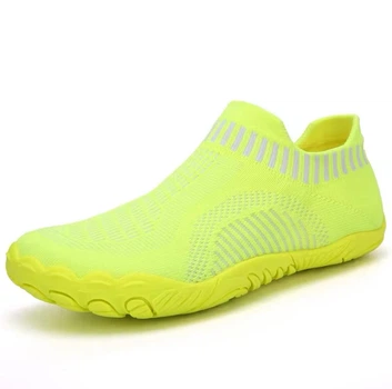 Обувь для пляжа и кораллов аквашузы Diving shoes салатовые с закрытым носком 41 ( 26,5 см ) 301