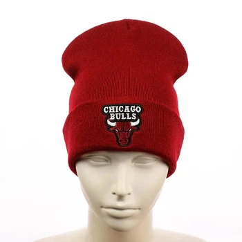Молодежная шапка бини с вышивкой Чикаго Буллз (Chicago Bulls) (One-size) Красный