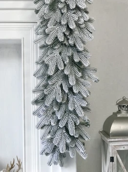 Гирлянда хвойная Traditional литая 2 м заснеженная