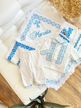 Крестильный набор для мальчика Family Tradition махра / интерлок с вышивкой белый Украинские васильки