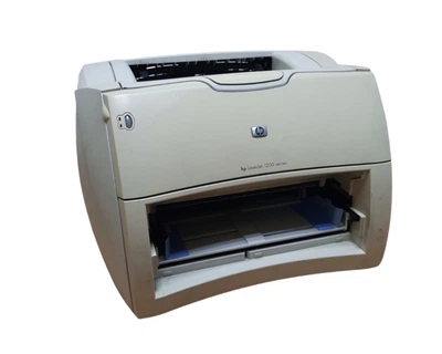 Принтер HP LaserJet 1200 (A4, лазерный, черно-белый, USB, 101 300 стр.) Б/У
