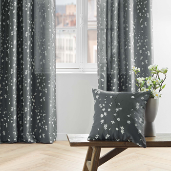 Штора Douceur d'intérieur Sakura на люверсах цветочный узор Графитовая 140 x 260 см (3574386119993)