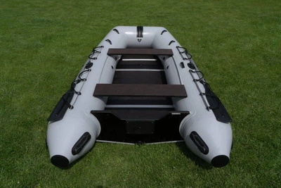 Лодка моторная килевая Navigator H400 Baltic