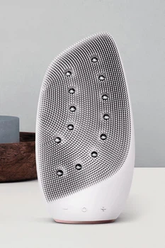 Очищающая щетка для лица GESKE Sonic Thermo Facial Brush&Face-Lifter 8в1 starlight