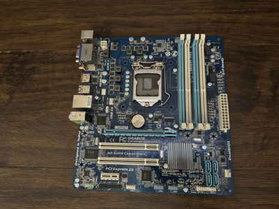 Материнская плата Gigabyte GA-H61M-D2H-USB3 (s1155, Intel H61) Б\У