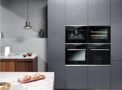 Винна шафа вбудована Electrolux KBW5X