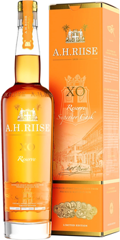 Алкогольний напій A.H. Riise XO Reserve Superior Cask 0.7 л 40% в подарунковій упаковці (5712421010104_57212421010111)