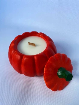 Ароматическая свеча Julia's Candle Тыква с крышкой оранжевая 120 мл (823408371881)