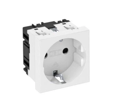 Розетка modul 45 з заземл. та шторками 250V~, 16A, 0˚ / біла OBO Bettermann 6120008