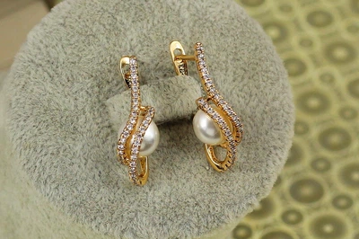 Сережки Xuping Jewelry Вітер з перлиною 2,3 см золотисті