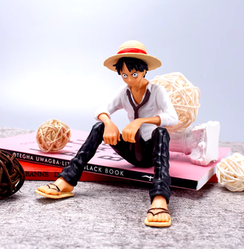 Фигурка Манки ди Луффи в белой рубашке сидящий "Ван пис" One Piece ABC