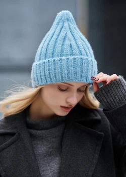 Женская шапка стаф базовая голубая однотонная зимняя Staff 7 light blue Универсальный (310588)