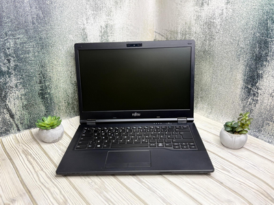 Ноутбук Fujitsu LifeBook E449 \ 14" (1366x768) HD \ i3-7020U \ RAM 16 GB \ SSD 256 GB \ 2020 год \ Type-c \ для работы обучения \ Б\У