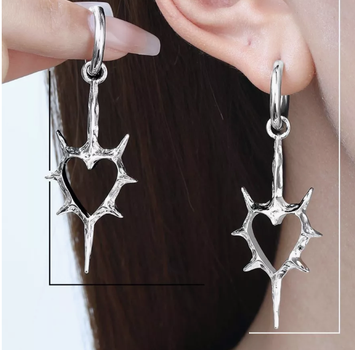 Сережки Fashion Jewerly серця з біжутерія шипами в стилі y2k готика сріблясті (SVS)
