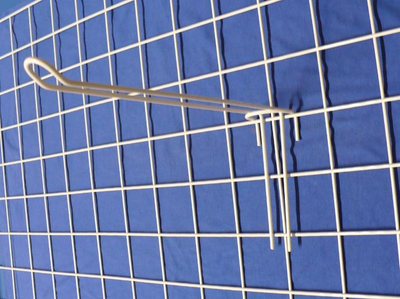 Гачок подвійний білий на сітку 25 см Ф4