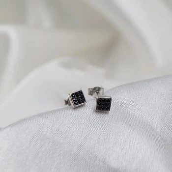 Серебряные сережки серьги гвоздики на фиксаторах Квадрат с Черными Камнями серебро 925 пробы Родиров. 1054ф2