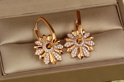 Сережки Xuping Jewelry Жоржина зі зйомними квітками 3 см золотисті