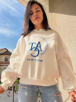Свитшот женский OLIVIA 2479 широкий оверсайз утепленный вышивка рисунок one size белый