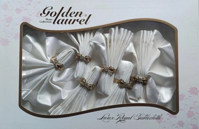 Скатертина серії GoldenLaurel розміром 160*220см з поліестеру кремового кольору прикрашена стрічкою