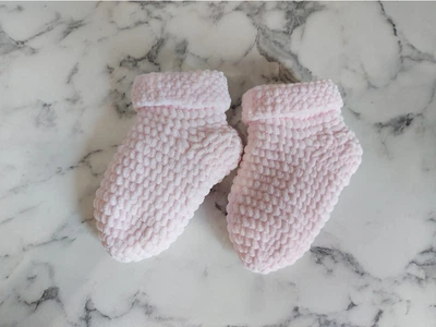 Носки плюшевые детские handmade розовые на 1-1,5 года вязаные крючком