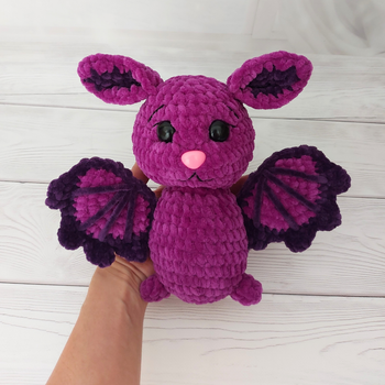 Мягкая плюшевая игрушка handmade Летучая мышь 21 см фиолетовая вязаная крючком амигуруми