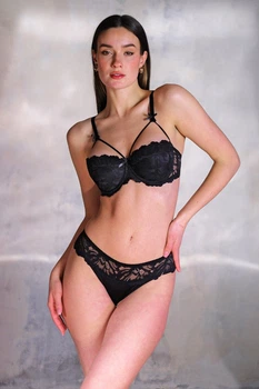 Комплект белья: бюстгальтер push-up и трусики стринг Marta 75B/M Черный (107478)