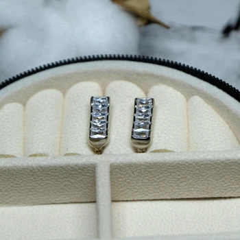 Сережки Xuping Jewelry с белым цирконом из медицинского сплава родий 16х6 мм XCP-352