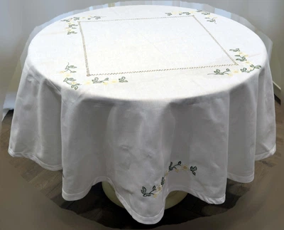 Скатертина кругла біла з бавовни з вишивкою, розміром 180 см, модель 22784