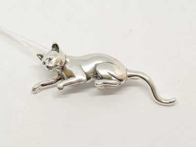 Серебряная брошь. 9501