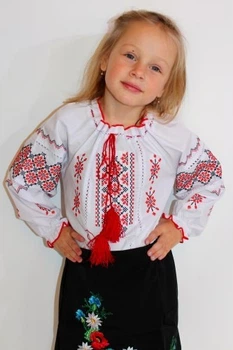 Дитяча вишиванка біла Марта, вишивка хрестиком червона, 104 см