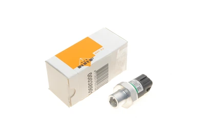 Датчик тиску кондиціонера Audi A4/A6/ VW Passat 96-05 38901 NRF