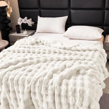 Плед-покрывало Кролик L&M Home Textiles Молочный евро 200х240