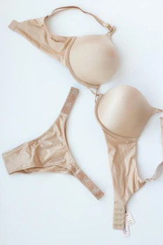 Набор белья Victoria's Secret Bombshell Add-2-Cups Smooth Push-Up Bra Praline размер 32C - S