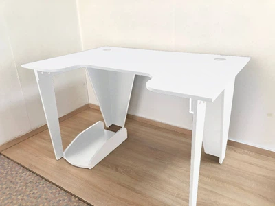 Комп'ютерний Геймерський сті Eco14 (140 см) ЛДСП на ніжках білі (white)