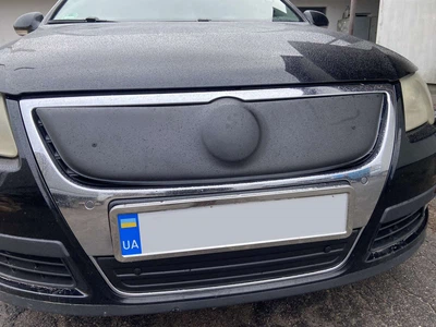 Volkswagen Passat B6 (2006-2012) матовая зимняя накладка на верхнюю решетку