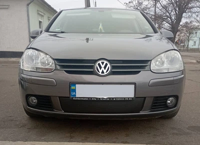 Volkswagen Golf 5 Матова зимова накладка на грати (HB)