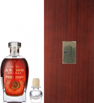 Коньяк A.E.Dor Extra 0.7 л 40% в деревянной коробке (3497971015923)