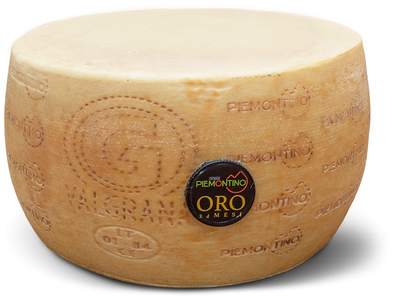 Сир твердий Piemontino Classico 1 кг витримка від 24 місяців Valgrana