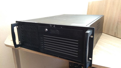 Корпус для сервера 4U Chenbro RM4112X, 483x595x176мм, EATX, 5x3.5", 3x5.25", без БП Б/У