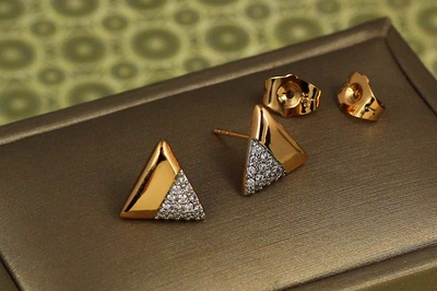 Сережки гвоздики Xuping Jewelry Трикутники з родієм 11 мм золотисті