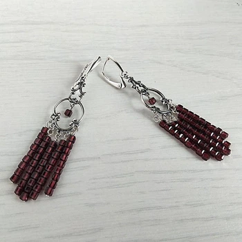 Сережки Hand Made з чорнінням з маленькими намистинами-кубиками натурального граната