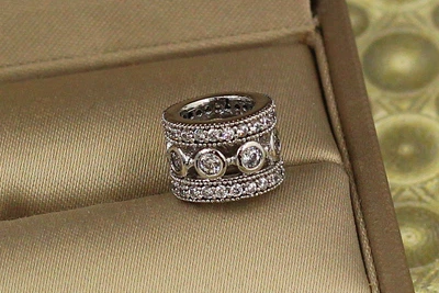 Кулон шарм Xuping Jewelry с крупными камнями по центру 8 мм серебристый
