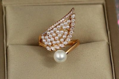 Кольцо Xuping Jewelry жемчужное крыло р 16+ золотистое