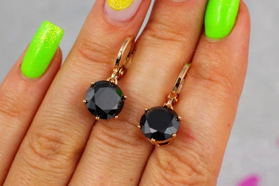 Серьги подвески Xuping Jewelry с черными камнями диаметр камня 10 мм серьга 2,5 см золотистые
