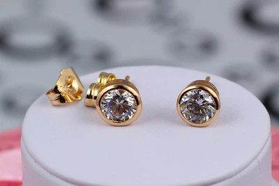 Серьги гвоздики Xuping Jewelry камешек в ободке 6 мм золотистые