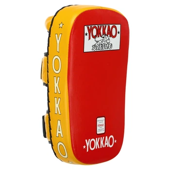 Тай-пэд ударный изогнутый кожаный для тайского бокса Yokkao 2022 размер 30х20х9см комплектация 1шт Red-Yellow