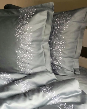 Комплект постільної білизни Cozy сіро-блакитний з вишитими гілками в тон (Сімейний 2) 150*200 см простирадло на резинці 180*200*20 см
