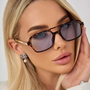Солнцезащитные очки No Brand авиатор Celebrity с металлическим заушником леопардовые голубые