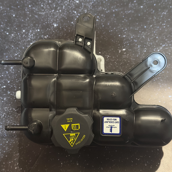 Расширительный бачок для Dodge Durango 3,6, Jeep Grand Cherokee 3,6 2016-2025 68244088AA
