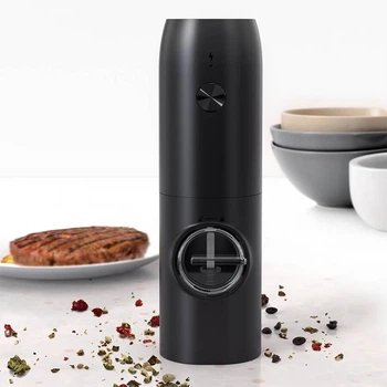Подрібнювач для перцю Maestro MR-1615-BLACK 5х5.5х18 см чорний 5063814